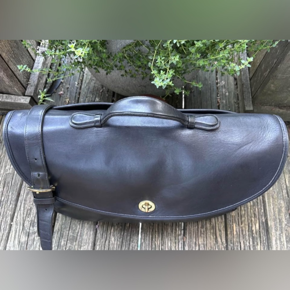 Vintage Coach Leather Attaché/Brief Case
Style: Lexington #5265
Black - Picture 6 of 11